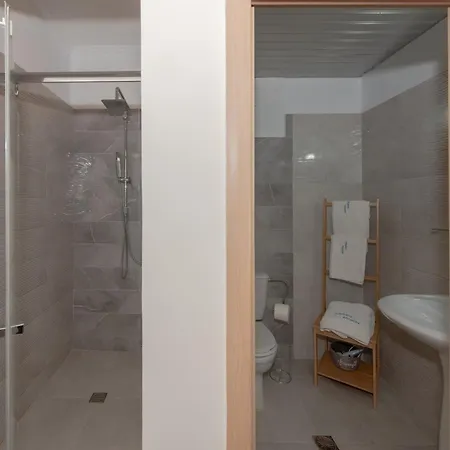 Tsolakis & 2* Лаганас