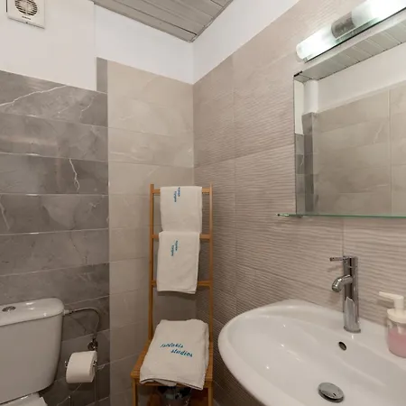 Tsolakis & Апарт-отель 2*