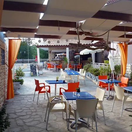 Апарт-отель Tsolakis & 2*