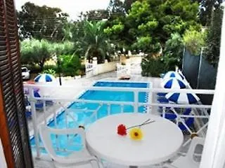 Tsolakis & Апарт-отель 2*