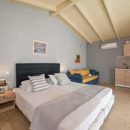 Tsolakis & 2* Лаганас