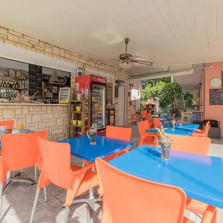 Tsolakis & Апарт-отель 2*