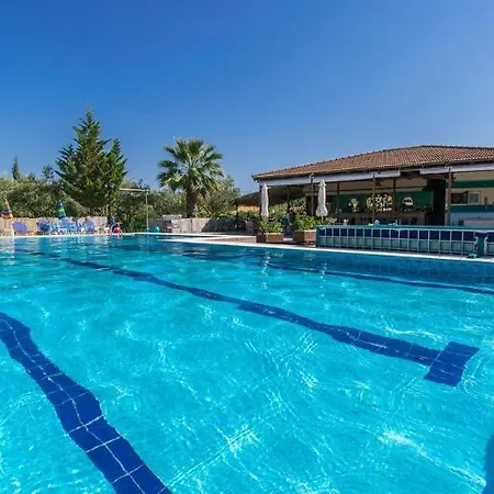 Tsolakis & Апарт-отель 2*