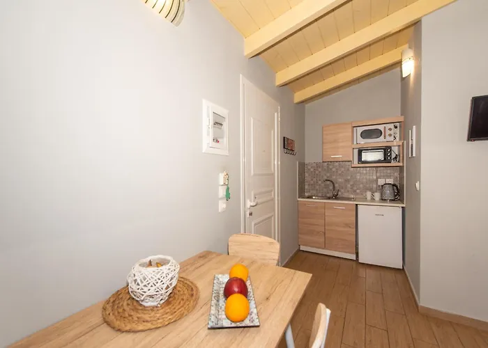 Tsolakis & لاغاناس