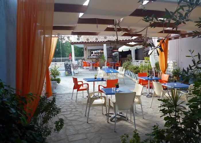 Tsolakis & شقة فندقية 2*