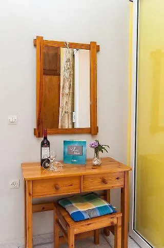 Tsolakis & شقة فندقية 2*