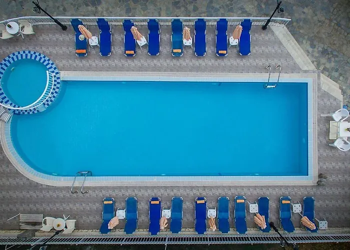 شقة فندقية Tsolakis & 2*