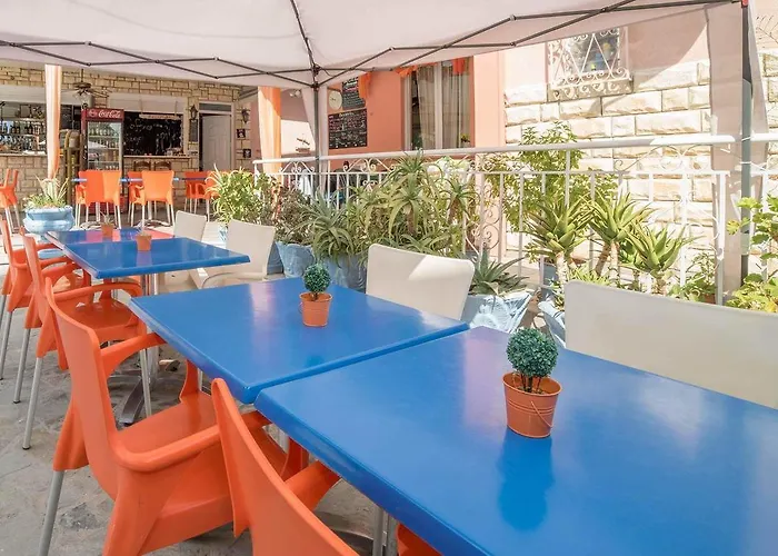 Tsolakis & لاغاناس