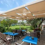 Tsolakis & Aparthotel 2*