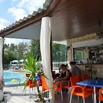 τσολάκης Ξενοδοχείο με διαμερίσματα Λαγανάς