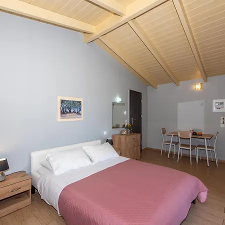 Tsolakis & Aparthotel Laganas