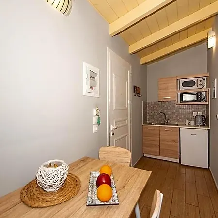 Tsolakis & Aparthotel 2*