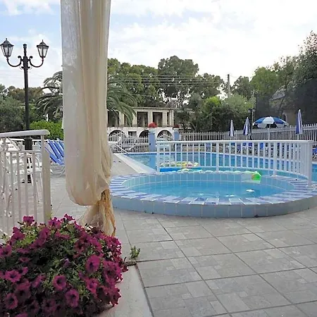Tsolakis & Aparthotel