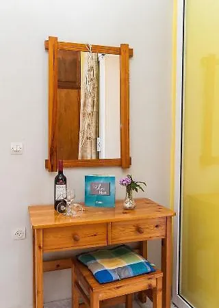 Tsolakis & Aparthotel 2*