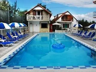 Tsolakis & Aparthotel 2*