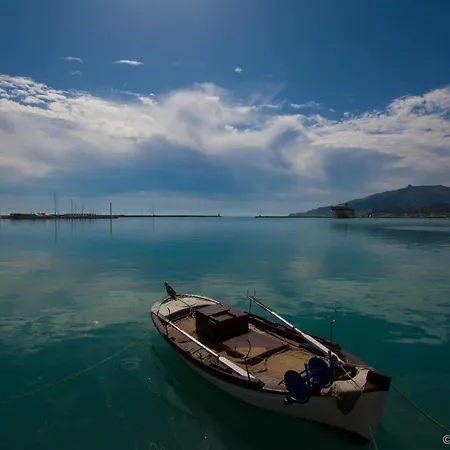 Tsolakis &