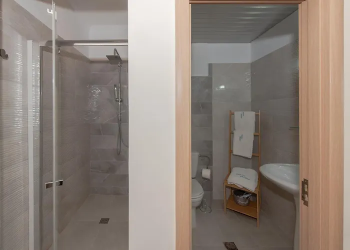 Tsolakis & 2* Laganas