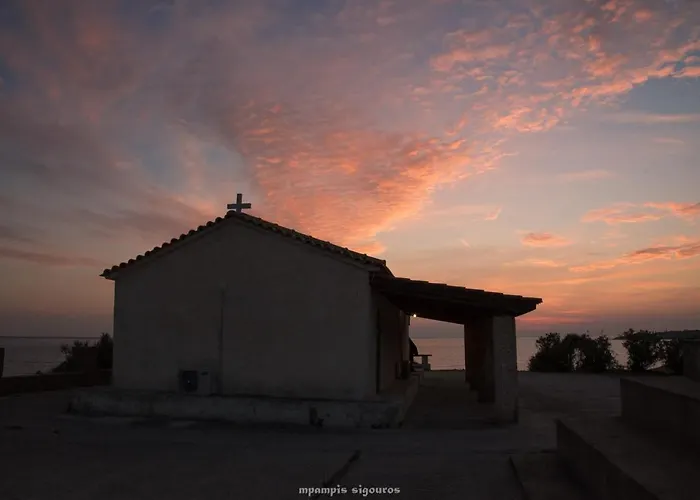 Tsolakis & Laganas
