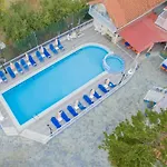 Tsolakis & מלון דירות לגאנאס